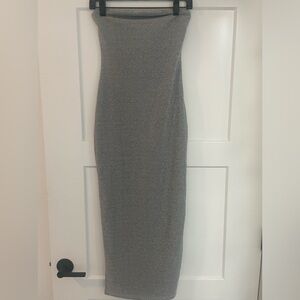 RUNAWAY THE LABEL -
ILLUSION MIDI DRESS - Silver, Small.